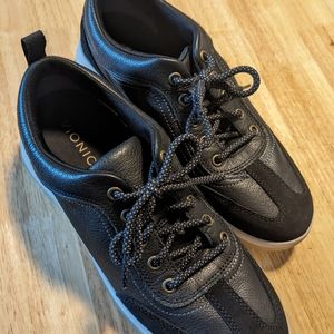 Vionic black sneakers size 9.5 Us womens